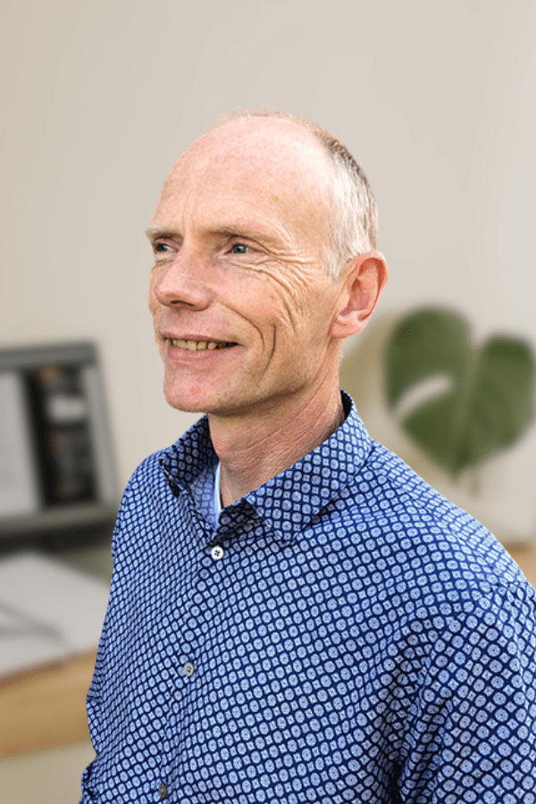 Met zijn financiële achtergrond en scherpe blik helpt Erik Donker ondernemers die de weg kwijt zijn weer vooruit te kijken